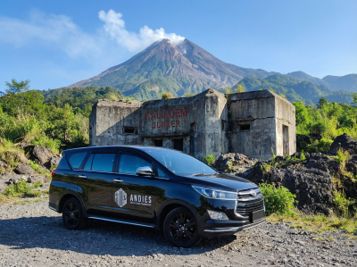 Sewa Mobil INNOVA VANTURE + Driver di Jogja
